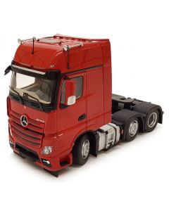 Mercedes-Benz Actros GigaSpace 6x2 czerwony