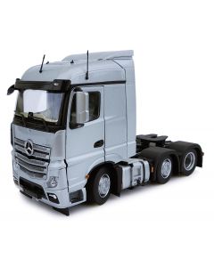 Mercedes-Benz Actros StreamSpace 6x2 srebrny