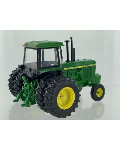 John Deere 4440 2WD na bliźniakach Edycja limitowana